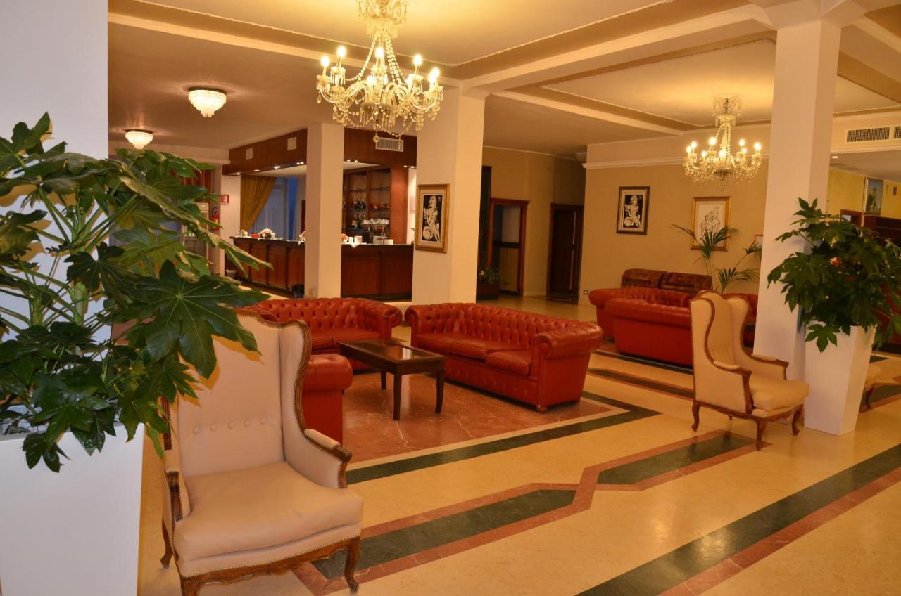 Residence Eurhotel Montesilvano Marina Exterior foto