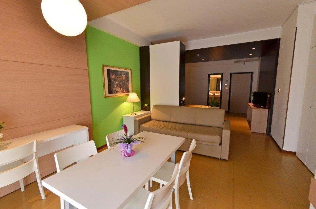 Residence Eurhotel Montesilvano Marina Exterior foto