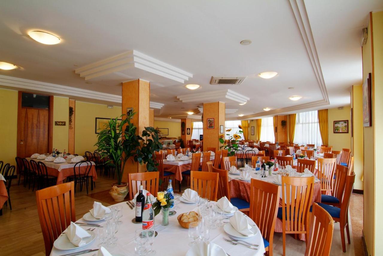 Residence Eurhotel Montesilvano Marina Exterior foto